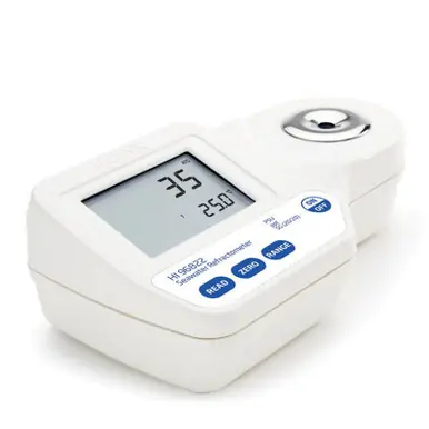 Hanna HI96822 Digital Refractometer for Seawater Analysis - Hanna Instruments