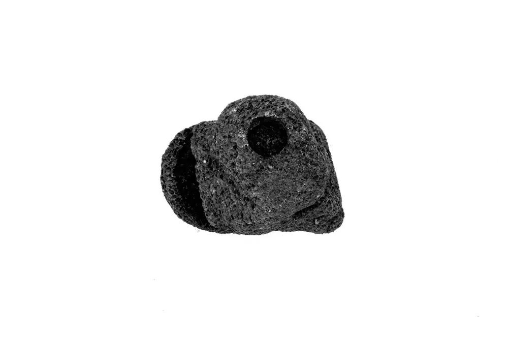 Black Lava Rock Mound - UNSHARDSCAPE